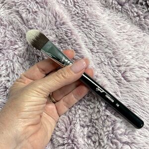 BNWT SIGMA BEAUTY ORIGINAL F60 BUNNY BLACK FOUNDATION BRUSH